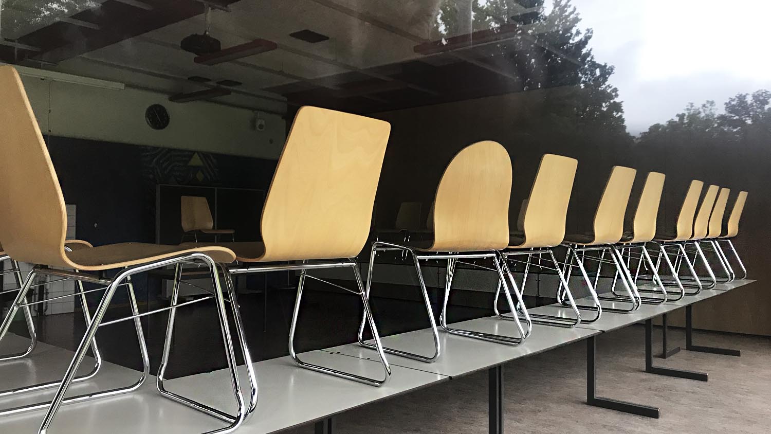 der lehrer ist krank